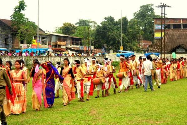 procession for platinum jubilee celebration (2) (Copy)